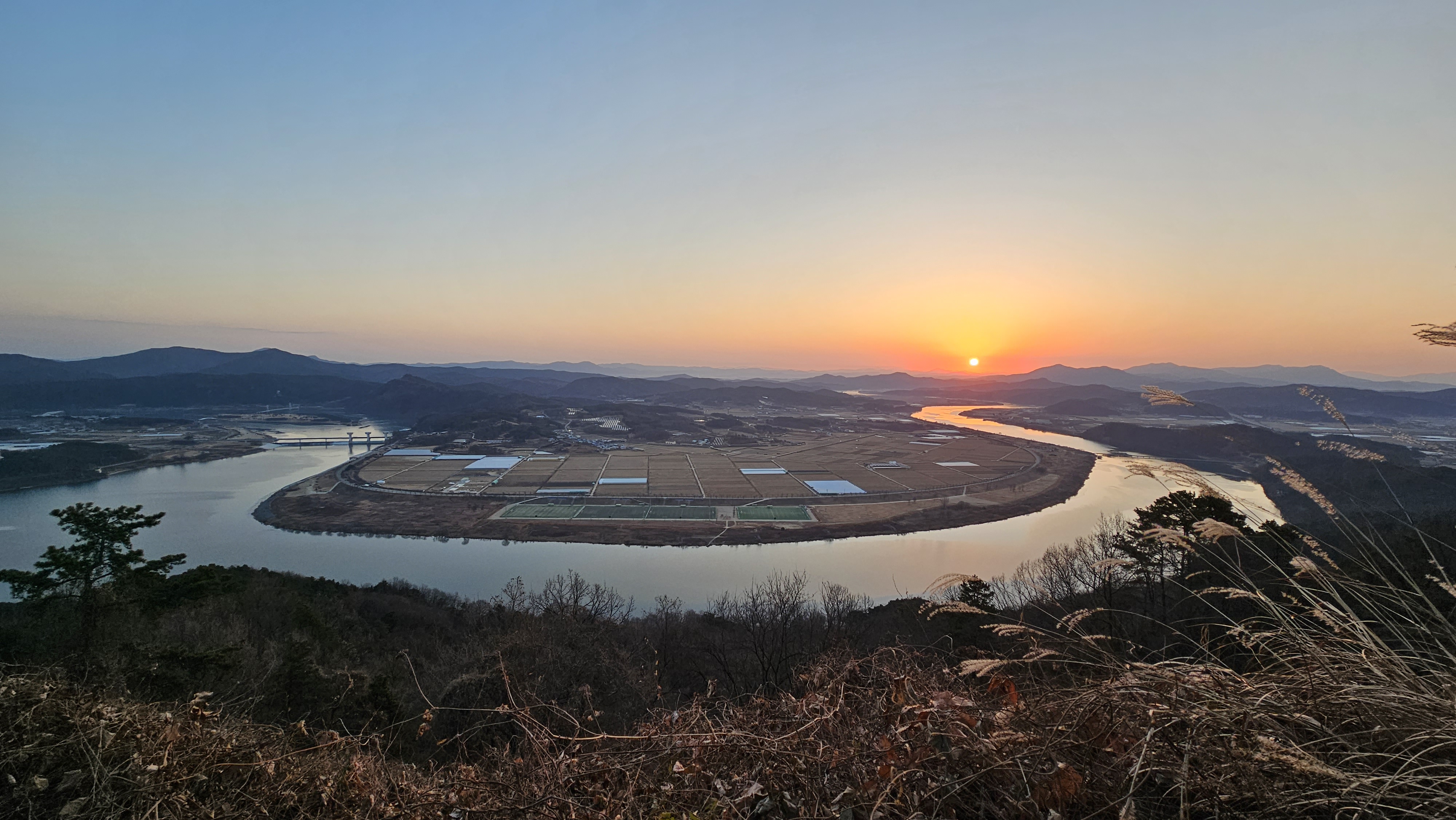 2025 새해 상주시 병풍산에서 바라본 낙동강 일출0