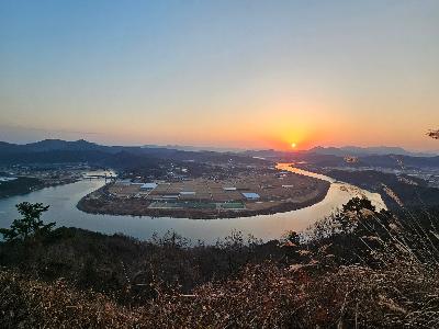 2025 새해 상주시 병풍산에서 바라본 낙동강 일출